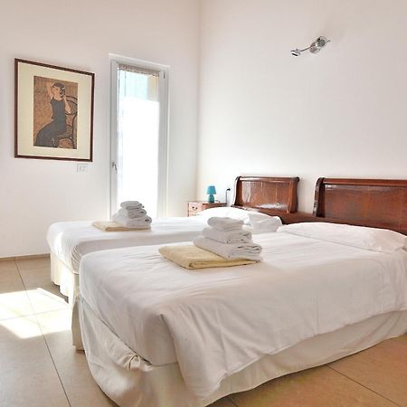 South Apartment With Pool Torri Del Benaco Buitenkant foto