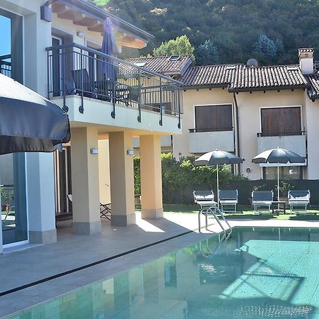 South Apartment With Pool Torri Del Benaco Buitenkant foto